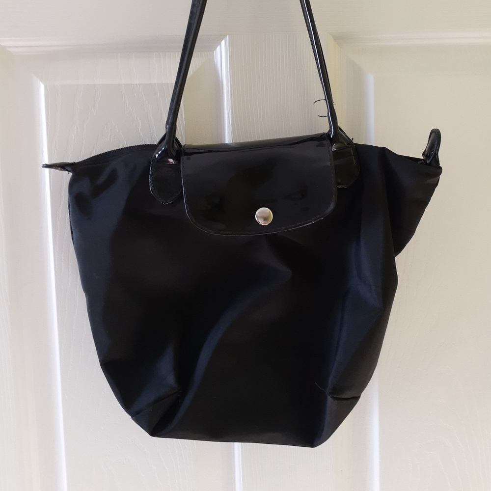 Purses - Picture 2 of 8